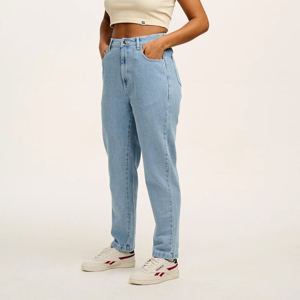 Light Wash "Dana" Mom Jean - Picture 3 of 9